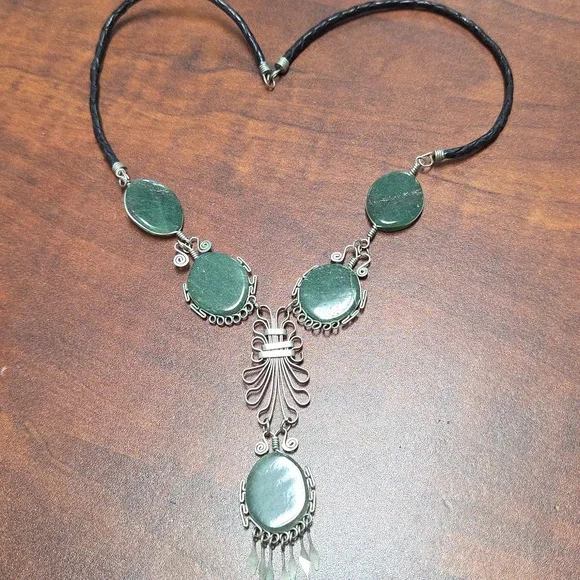 Natural Green Stone Necklace - Picture 2 of 4